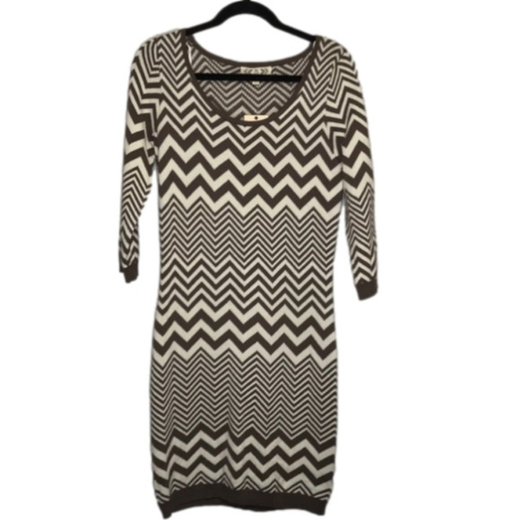 𝅺Pink rose sweater dress - Picture 2 of 11